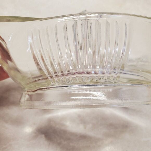 Vintage Glass Citrus Juicer Reamer With Handle & Pour Spout - Picture 5 of 7